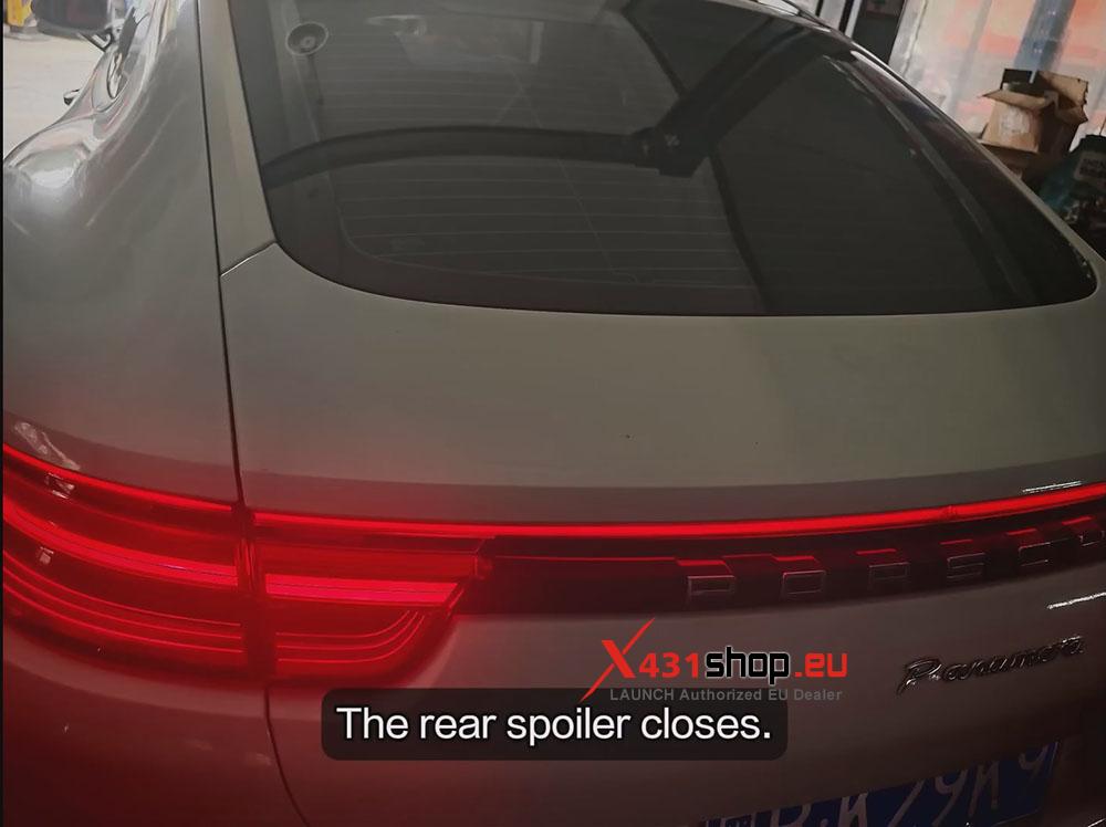 LAUNCH X431 PAD Spoiler Adaptation on 2017 Porsche Panamera (6)
